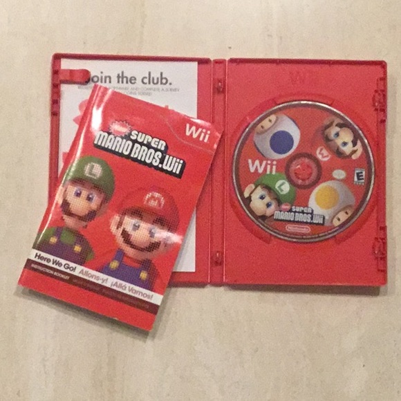 New Super Mario Bros. Nintendo Wii Game Complete In Box CIB - Picture 8 of 9